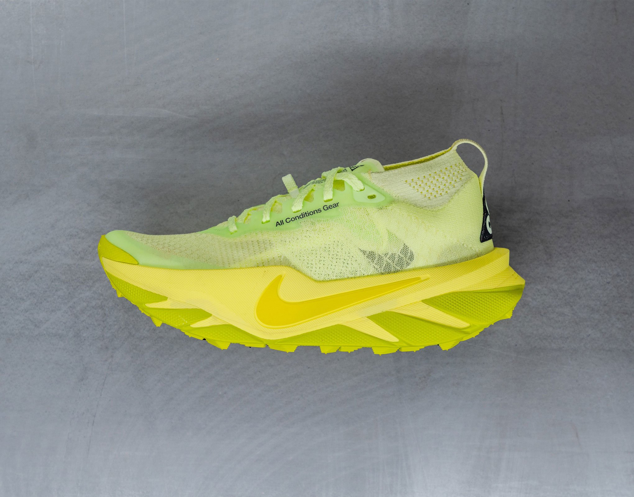Кроссовки Nike ACG Picklejus, вид сбоку, цвет pickle green